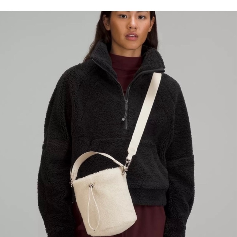 Lululemon crossbody fleece bucket bag